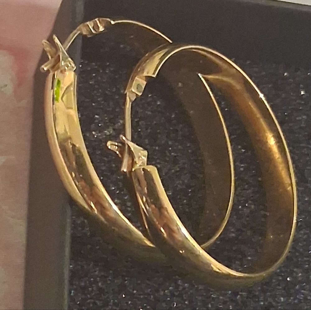 Classic Gold Hoop Earrings - Women's Jewelry